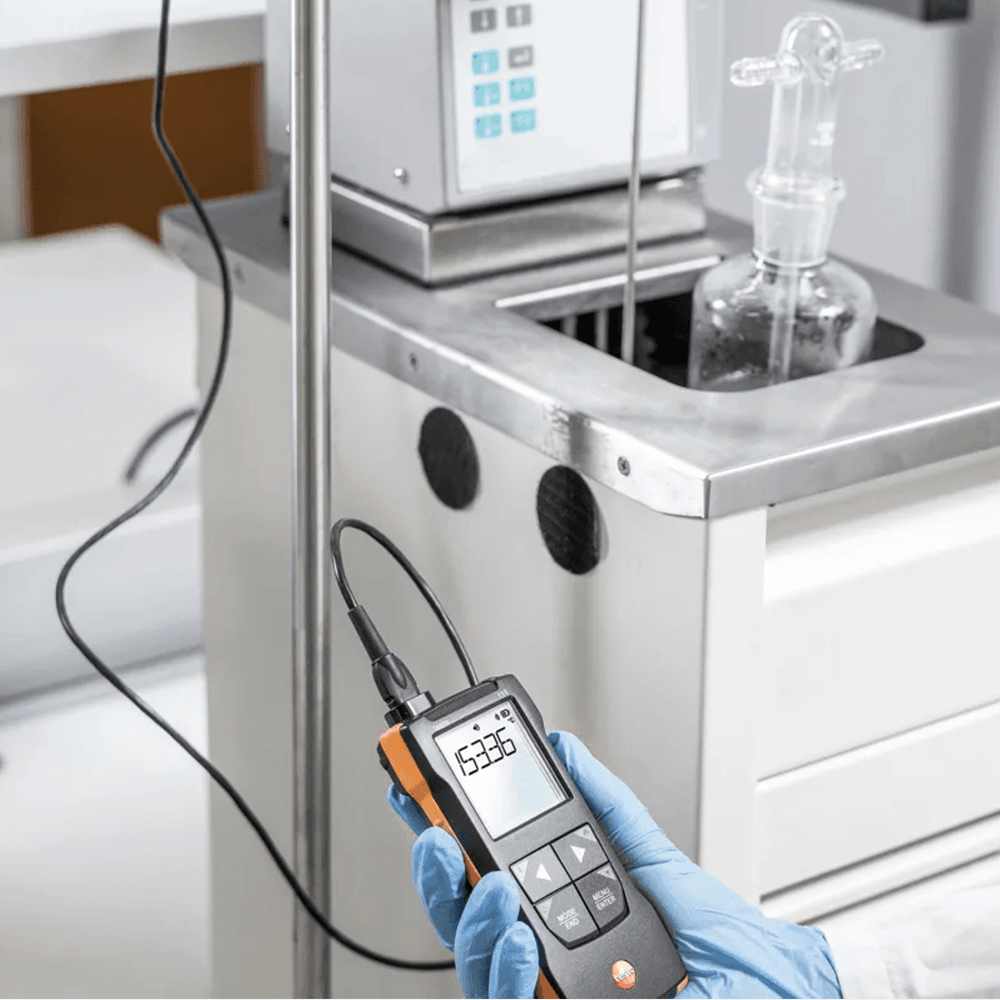 testo 110 - NTC and Pt100 temperature measuring instrument with App-2